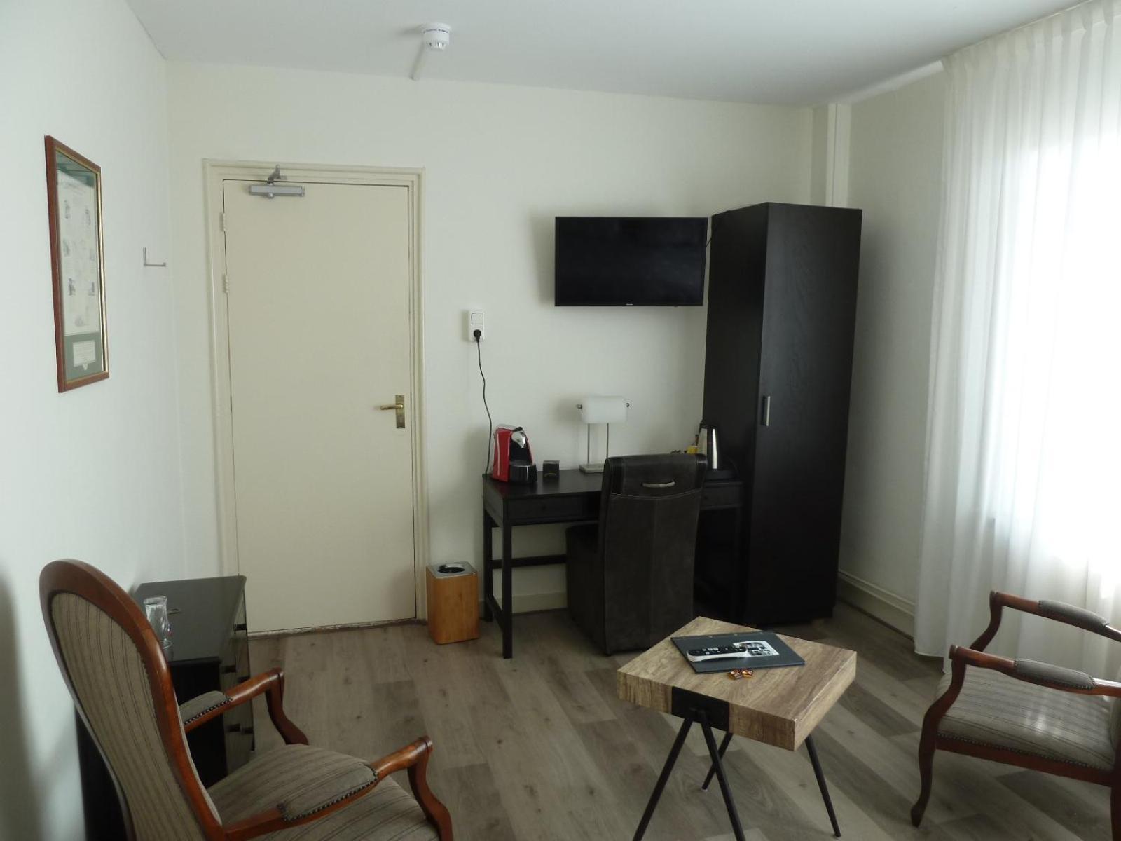 Hotel Centraal Harlingen Quarto foto